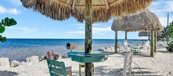 Kawama L4 - Upscale Oceanside Villa with Marina
