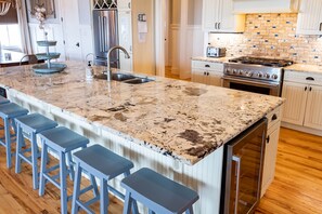 Fridge, microwave, oven, stovetop -  Private pool Sleeps 20. 2min walk to beach. Free beach set ups plenty of Beach! (Rosemary Beach)