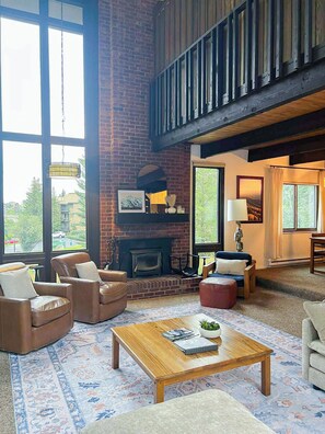 Smart TV, fireplace, DVD player, books