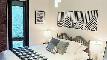 3 bedrooms, iron/ironing board, travel cot, free WiFi