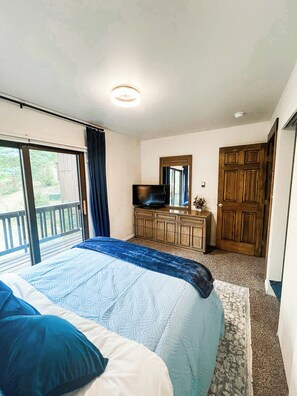 3 chambres, fer et planche à repasser, lit parapluie, Wi-Fi gratuit