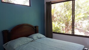 2 chambres, fer et planche à repasser, accès au Wi-Fi (inclus)
