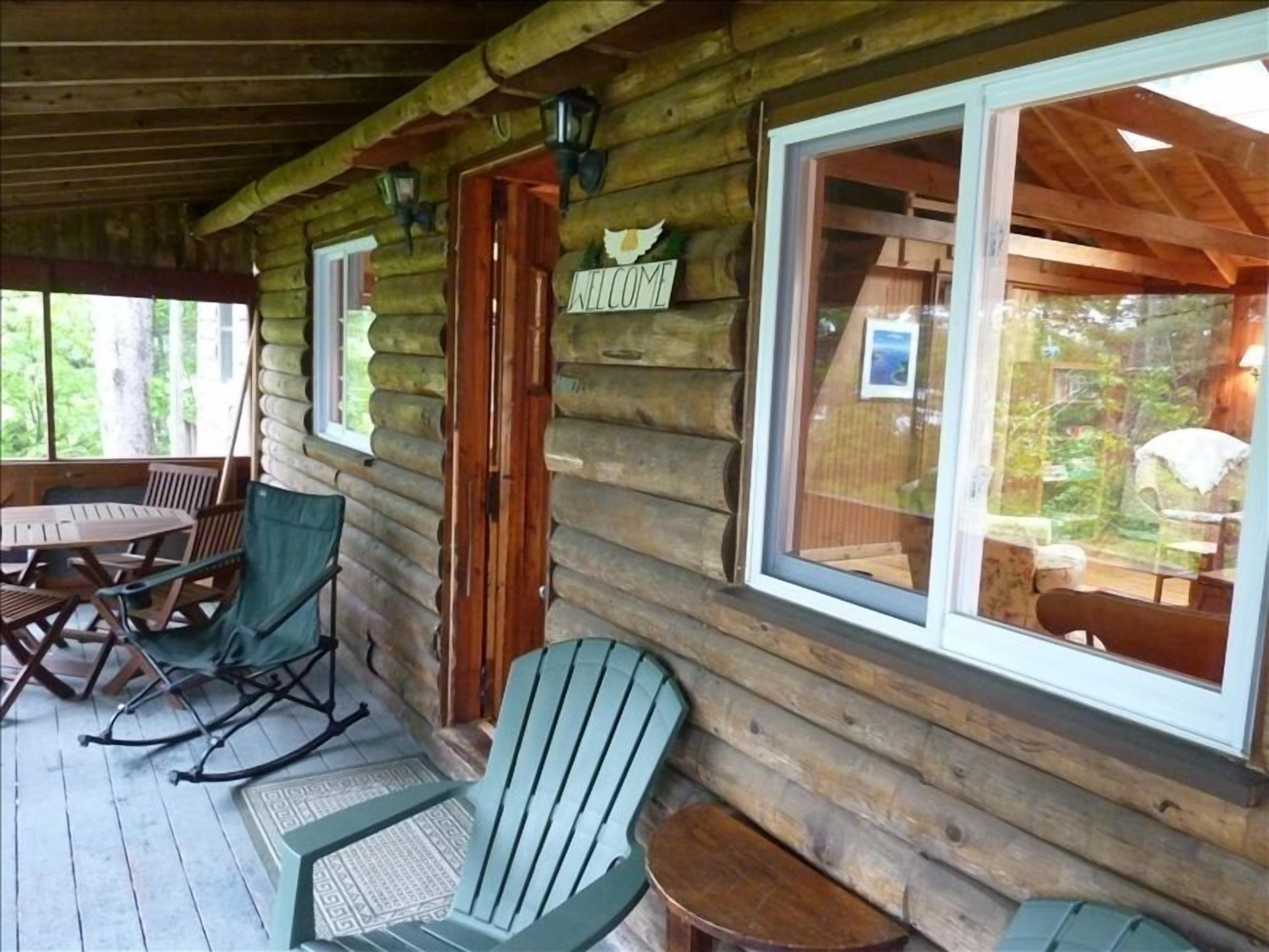 Coveside Waterfront Secluded Cottage on Seal Cove