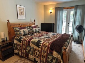 6 quartos, ferros/tábuas de passar roupa, berço de viagem
