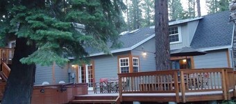  Great Mtn Cabin - Game Room, Hot Tub, Wi-Fi, Pets, Close to Beach/Eats/Hikes