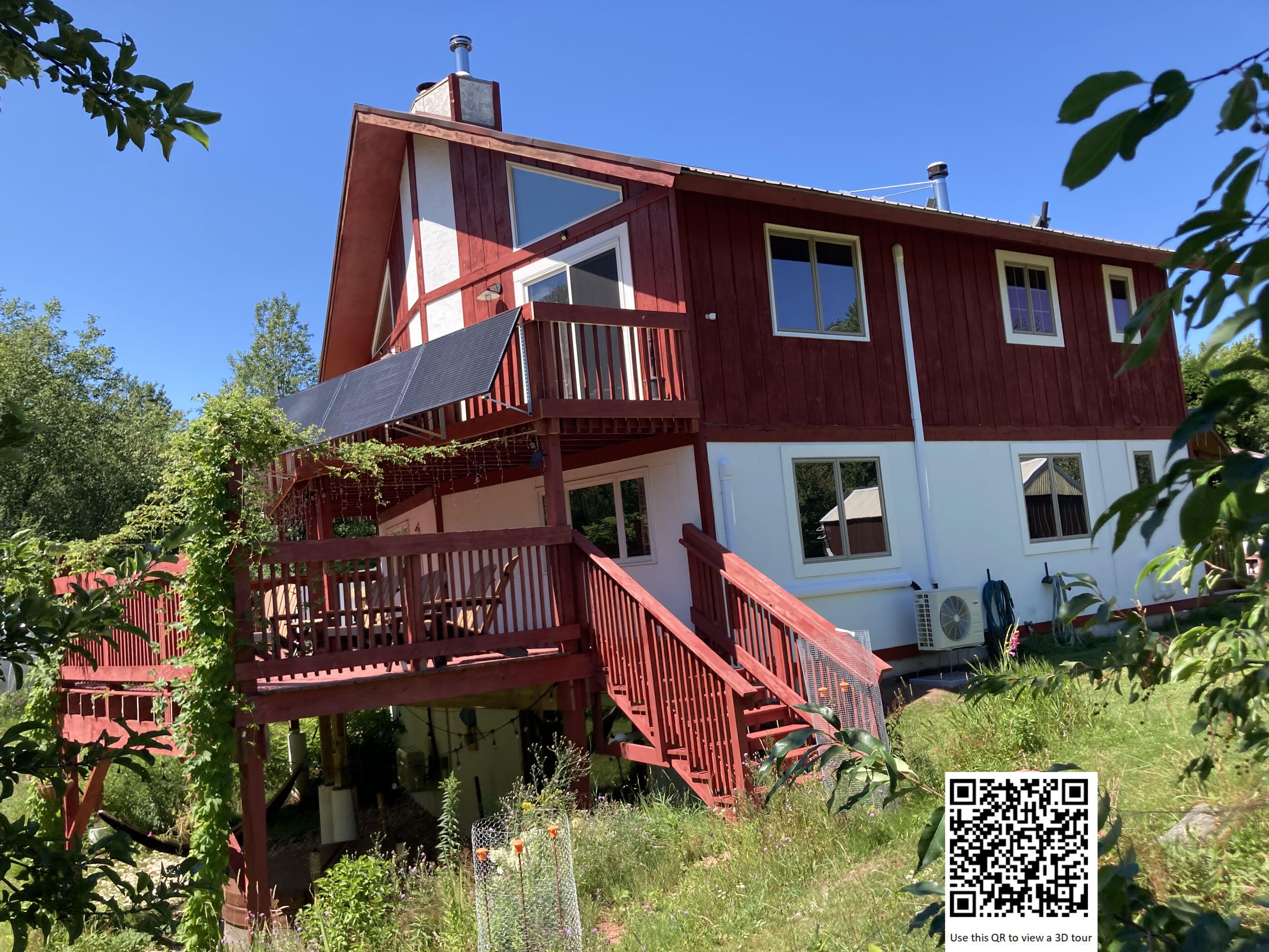Modern Chalet -AC, hot tub, sauna + pets welcome  