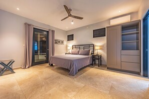 6 habitaciones, caja de seguridad en la habitación y escritorio 