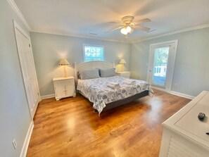 5 bedrooms, iron/ironing board, WiFi, bed sheets