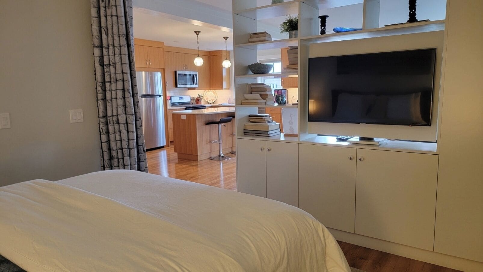 2 habitaciones, tabla de planchar con plancha, wifi y ropa de cama 