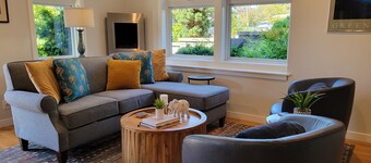 CLASSY, MODERN FAIRHAVEN CONDO WITH GARAGE & EVSE. JUST STEPS TO EVERYTHING!