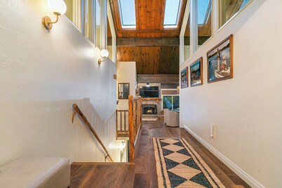 Luxe Lakefront Escape on Coveted & Tranquil N Bay!