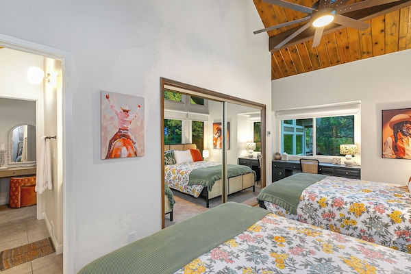 3 soveværelser, skrivebord, strygejern/strygebræt, weekendseng