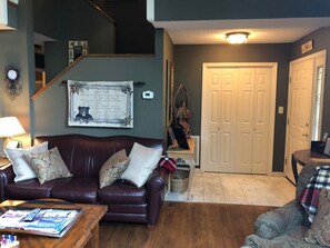 Smart TV, fireplace, DVD player