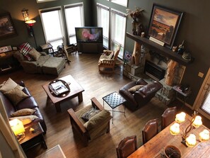 Smart TV, fireplace, DVD player