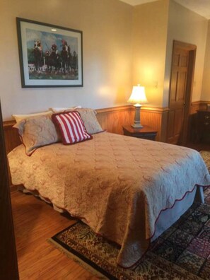 2 Schlafzimmer, Schreibtisch, Bügeleisen/Bügelbrett, Reisekinderbett