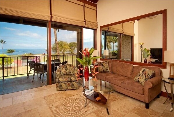 TV, DVD player, stereo - 180° Oceanfront View!! Completely Remodeled - Luxury Condo! (Kihei)