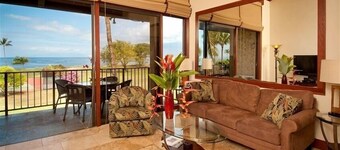 180° Oceanfront View!! Completely Remodeled - Luxury Condo!