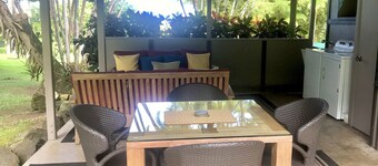 Special quiet, romantic, cozy home in a special place, Heavenly Hana. Lucky you!