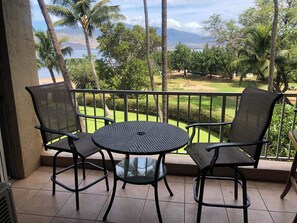 Property grounds - Menehune Shores 304: Stunning sunset views and just steps to the beach! (Kihei)