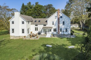 Exterior - Elegant Country Estate with Equestrian Farm (Newtown)