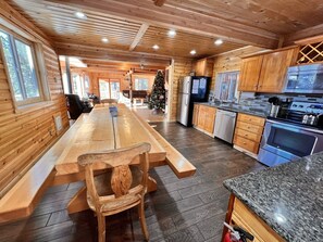 Fridge, microwave, oven, stovetop - Riverfront, with Hot Tub & Deck Overlooking the River! Sandy beach steps away! (Leavenworth)