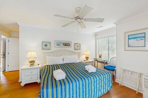 3 bedrooms, iron/ironing board, WiFi, bed sheets