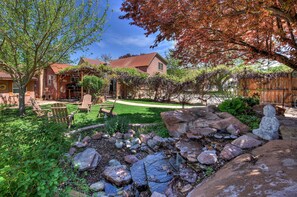 Property grounds - The Main House (Cali Cochitta) (Moab)
