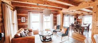 21 privata tunnland med spektakulära "Fall" -vyer med badtunna och eldstad.