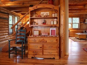 Interior - Modern Log Cabin in Colorado Wilderness (Cotopaxi)