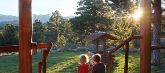 Modern Log Cabin in Colorado Wilderness