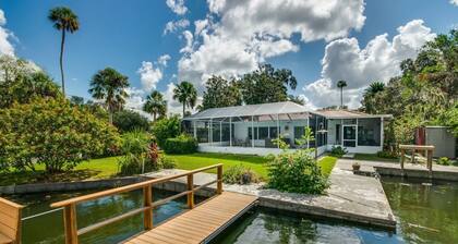 Rated Top 10 Home in Crystal River-Perfect Location, Waterfront-Pool-Kayaks-Dock
