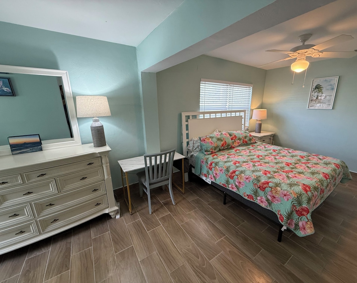 Photo 16 of Great location!!! Old Naples Pool Home - Walk to the beach, shops, restaurants.