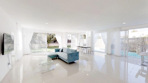 Villa Royale avec Piscine Privée! 6 BDR / 5. 5 BAIN. Jusqu'à 16 invités!