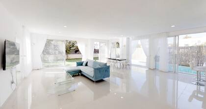 Villa Royale avec Piscine Privée! 6 BDR / 5. 5 BAIN. Jusqu'à 16 invités!