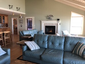 Smart TV, fireplace, DVD player, table football