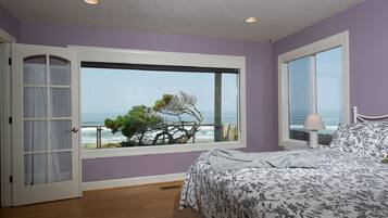 5 chambres, bureau, fer et planche à repasser, lit parapluie