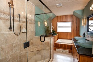 Badekar, hårtørrer, håndklæder, Sæbe