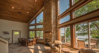 Neue Luxusvilla am See mit 7 Schlafzimmern! Schlafmöglichkeiten für bis zu 18 Personen und in der Nähe der Smokies