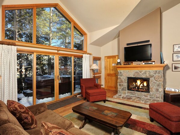 Smart TV, fireplace, Netflix, Hulu