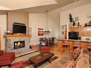 Smart TV, fireplace, Netflix, Hulu