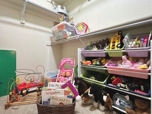 Children’s area - Hilltop Retreat! Secret Bunk Room • Pool Table, Foosball & Dogs OK! (Colorado Springs)