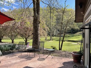 Terrace/patio - Wicklow Woods Studio, Beautiful Mountain views,cool streams and Waterfalls (Andrews)