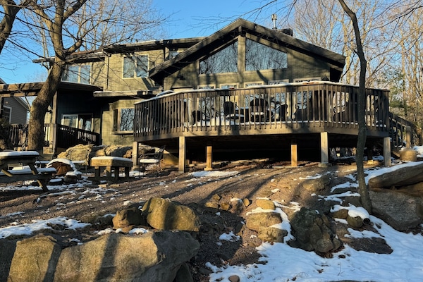 Just completed exterior renovation! Rear view of mt. Slopes are 5 min away.