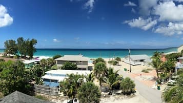 Am Strand, Liegestühle, Strandtücher