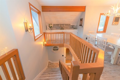 Beautiful!! Bromley-Stratton VT Slopeside Ski Home, Minutes from Manchester