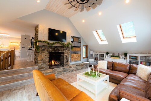 Kaunis!! Bromley-Stratton VT Slopeside Ski Home, minuutin päässä Manchesterista