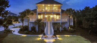 Outstanding Location: The Finnish Line, Walk to Beach, Perfect Family Retreat