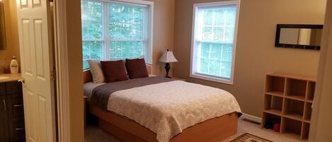 2 bedrooms, iron/ironing board, WiFi, bed sheets