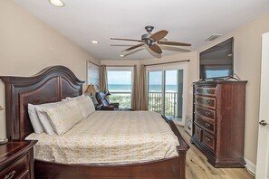 3 bedrooms, desk, iron/ironing board, WiFi - Absolutely Fabulous Oceanfront Condo With Pool (St. Augustine)