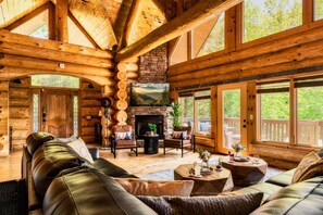 Smart TV, chimenea y videojuegos 